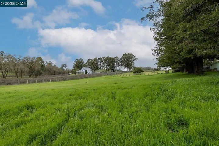 7050 Starr Rd, Windsor, California 95492