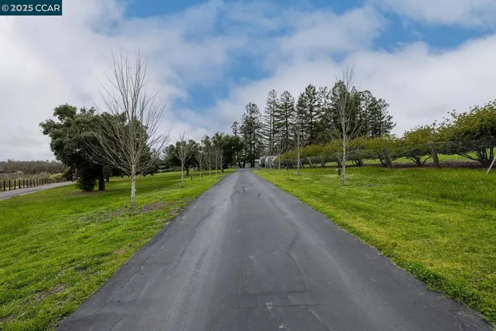 7050 Starr Rd, Windsor, California 95492