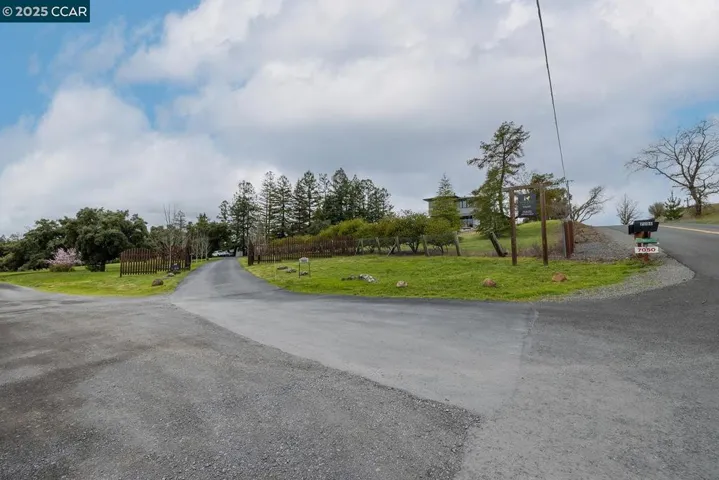 7050 Starr Rd, Windsor, California 95492