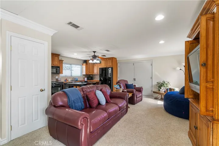 5536 E Daggett Street, Long Beach, California 90815