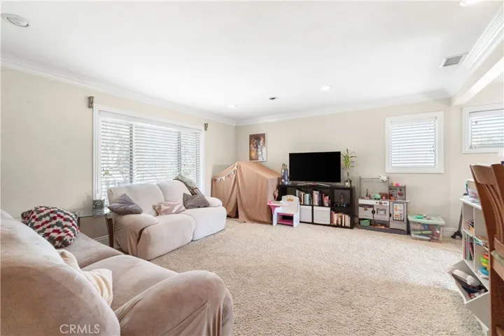 5536 E Daggett Street, Long Beach, California 90815