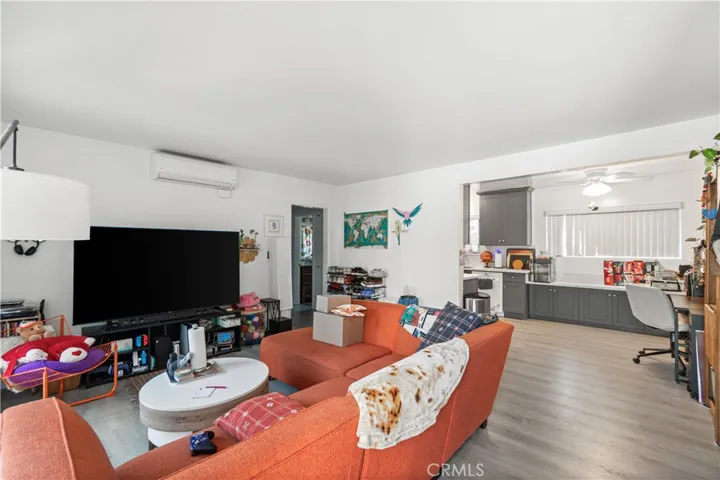 5536 E Daggett Street, Long Beach, California 90815
