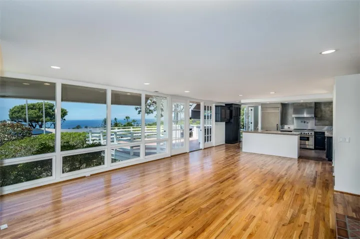 590 Diamond, Laguna Beach, California 92651