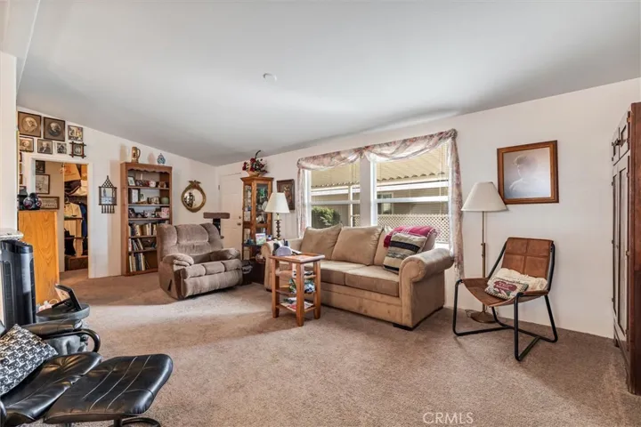 Spacious living room