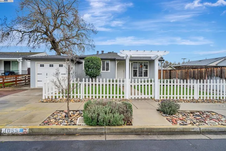 1055 Locust St, Livermore, California 94551