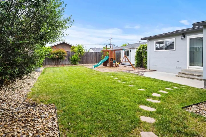 1055 Locust St, Livermore, California 94551