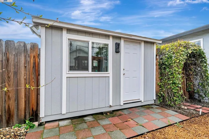 1055 Locust St, Livermore, California 94551