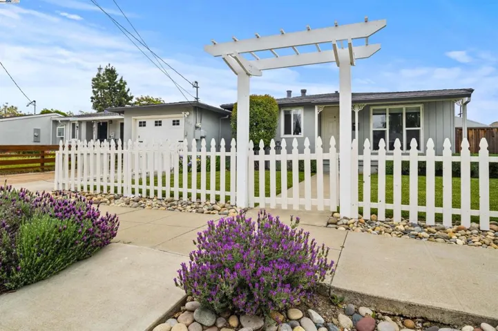 1055 Locust St, Livermore, California 94551
