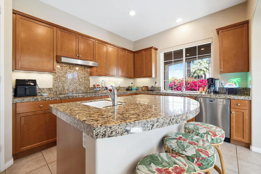 14 Via Santo Tomas Drive, Rancho Mirage, California 92270 home-pic-6