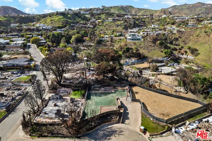 16615 Merrivale Lane, Pacific Palisades, California 90272