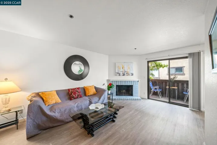 15067 Hesperian Blvd 11, San Leandro, California 94578