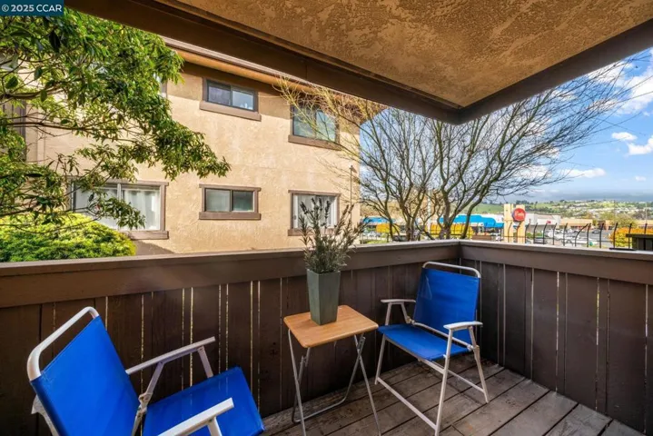 15067 Hesperian Blvd 11, San Leandro, California 94578