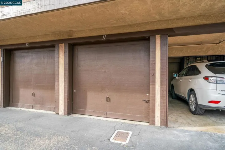 15067 Hesperian Blvd 11, San Leandro, California 94578