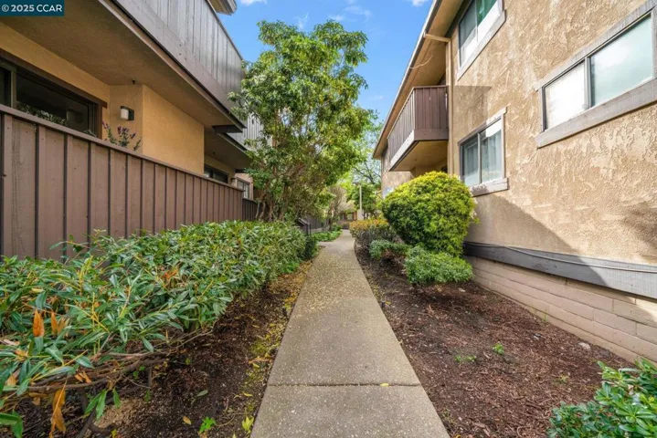 15067 Hesperian Blvd 11, San Leandro, California 94578