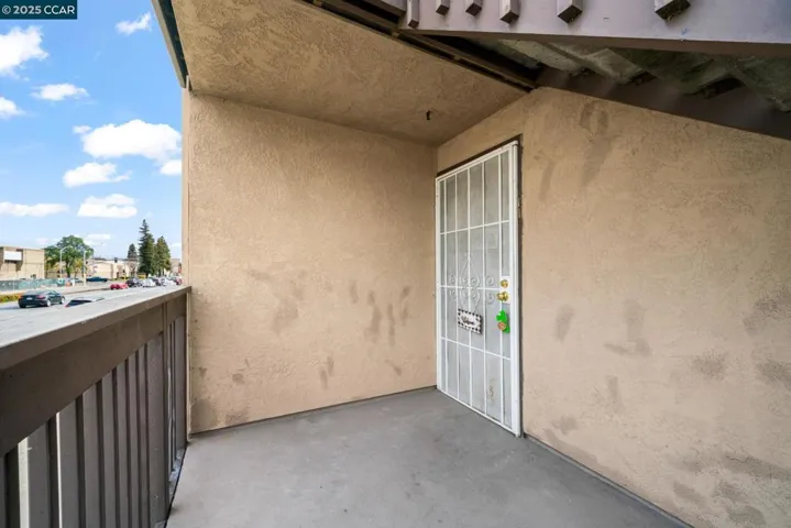 15067 Hesperian Blvd 11, San Leandro, California 94578