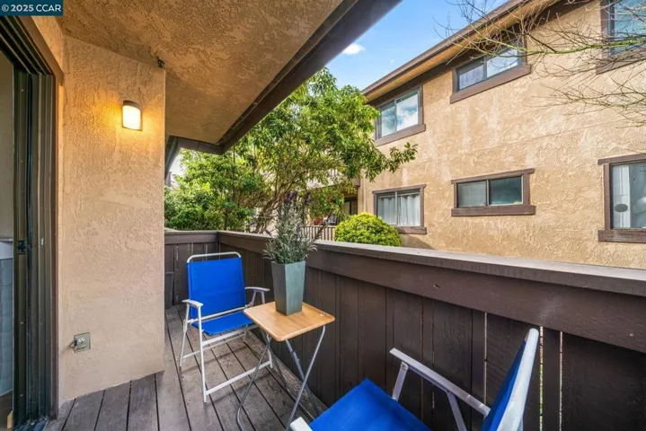 15067 Hesperian Blvd 11, San Leandro, California 94578