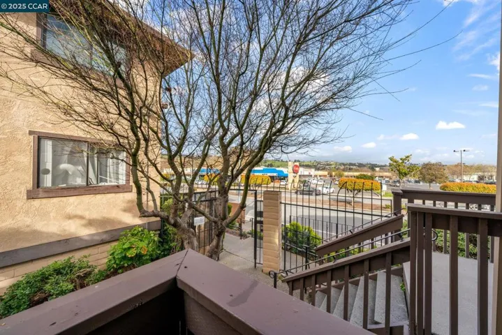 15067 Hesperian Blvd 11, San Leandro, California 94578
