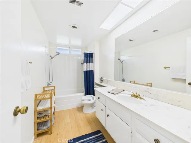 Bathroom 2-room for a double vanity
