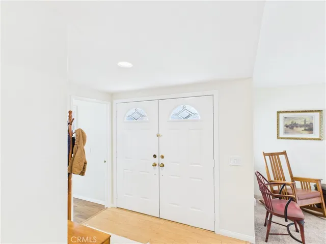 Recessed, dimmable lighting and fireplace