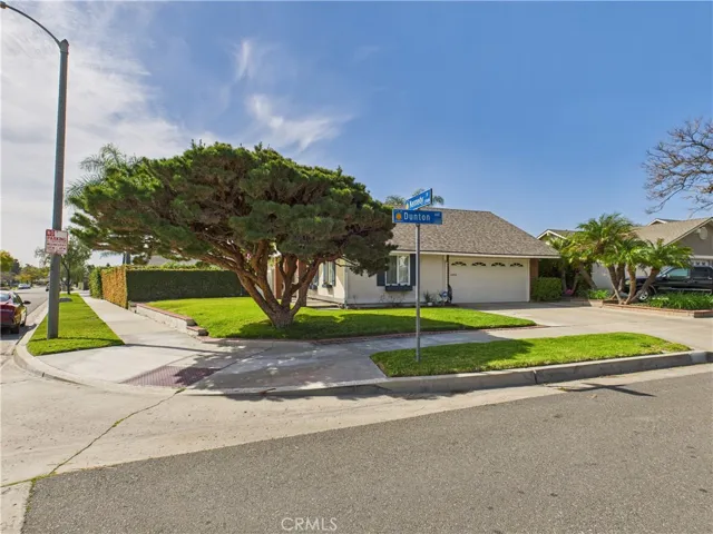 730 W Dunton Avenue, Orange, California 92865