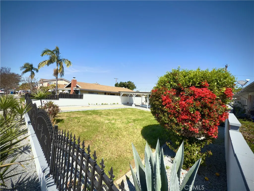 8231 Comolette Street, Downey, California 90242 home-pic-2