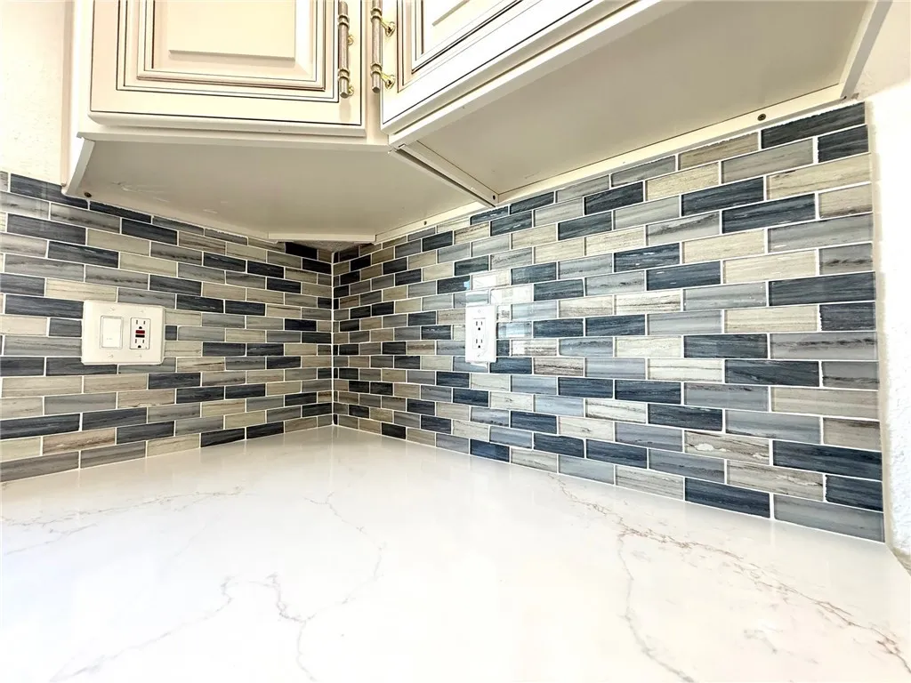 8231 Comolette Street, Downey, California 90242 home-pic-22