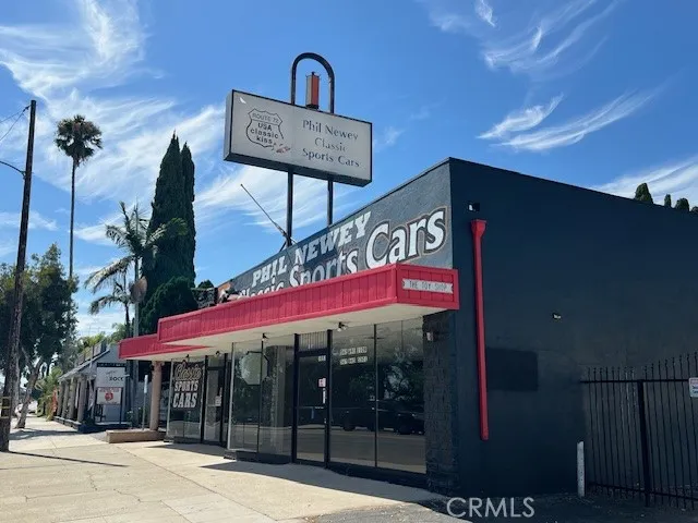1051 W Whittier Boulevard, La Habra, California 90631