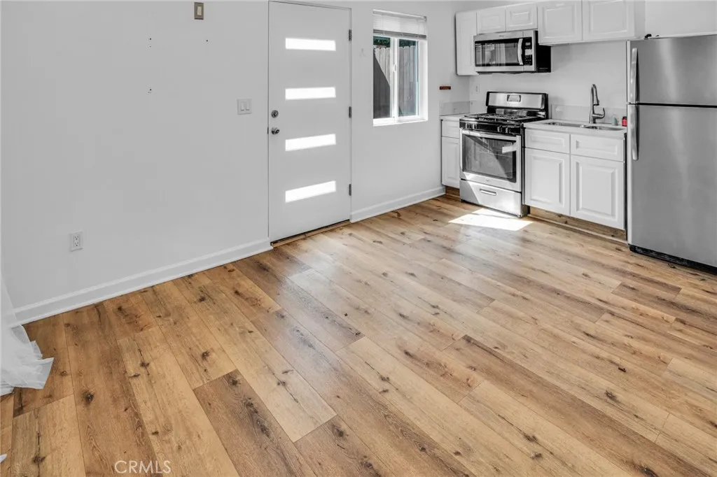 6653 Shirley Avenue, Reseda, California 91335 home-pic-21