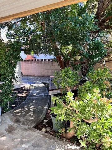 Another view to the side entrance