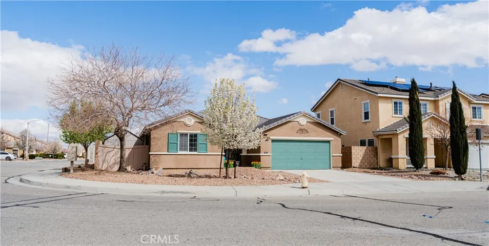 3525 E Ave J-3, Lancaster, California 93535