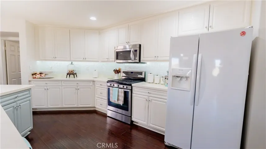 3525 E Ave J-3, Lancaster, California 93535