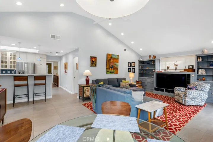 5749 Irvine Avenue, North Hollywood, California 91601