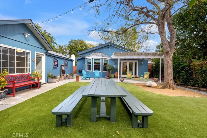 5749 Irvine Avenue, North Hollywood, California 91601