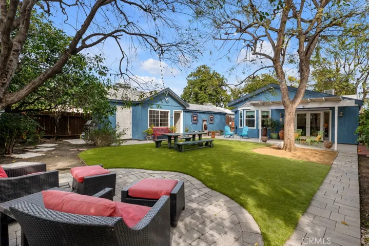 5749 Irvine Avenue, North Hollywood, California 91601