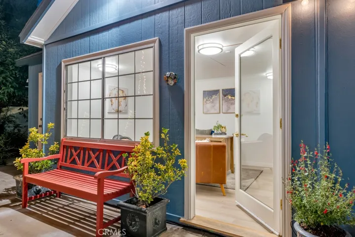 5749 Irvine Avenue, North Hollywood, California 91601