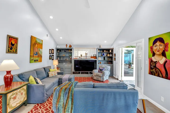 5749 Irvine Avenue, North Hollywood, California 91601