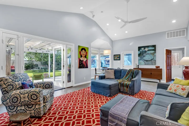 5749 Irvine Avenue, North Hollywood, California 91601