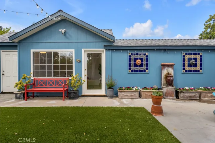 5749 Irvine Avenue, North Hollywood, California 91601