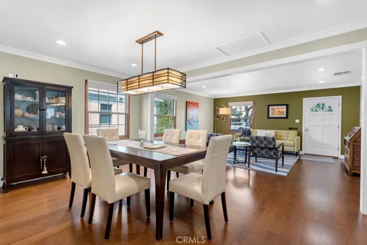 5749 Irvine Avenue, North Hollywood, California 91601