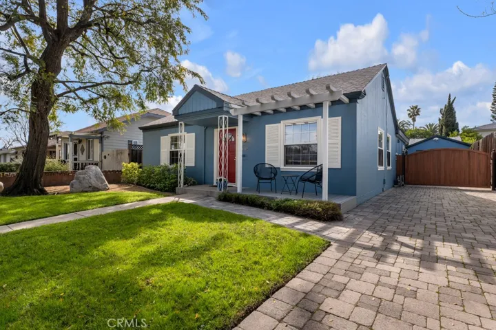 5749 Irvine Avenue, North Hollywood, California 91601