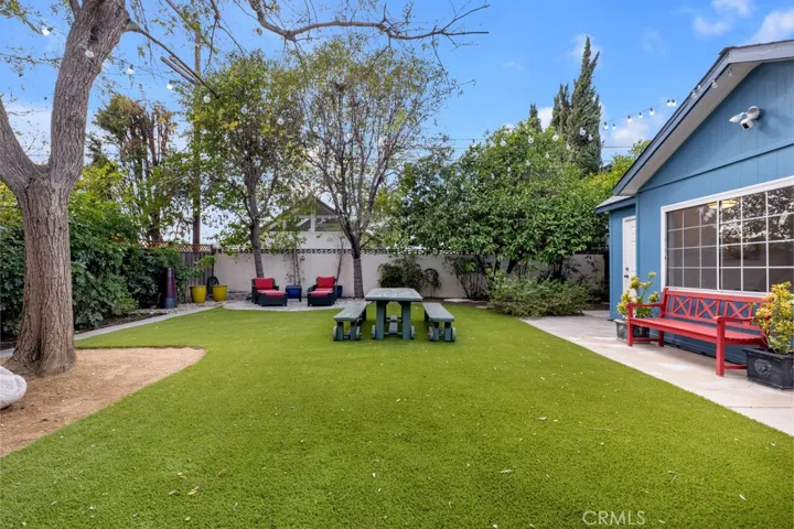 5749 Irvine Avenue, North Hollywood, California 91601