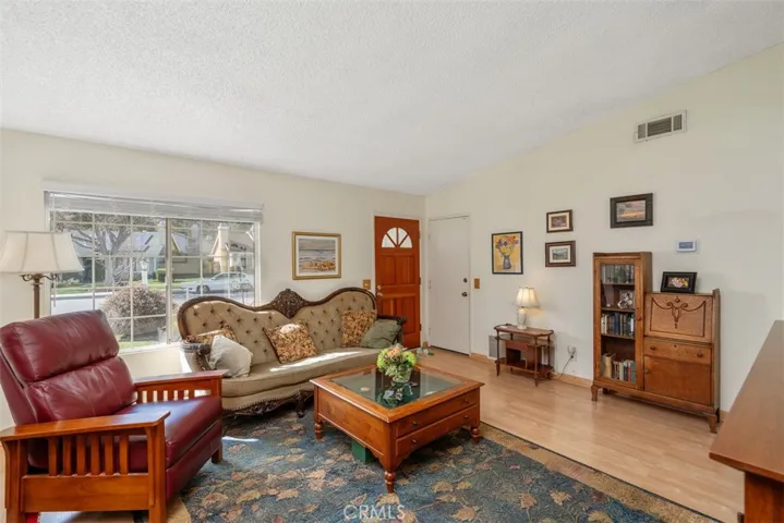 27718 Hyssop Lane, Saugus, California 91350