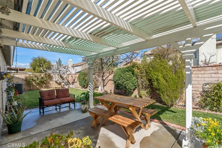 27718 Hyssop Lane, Saugus, California 91350