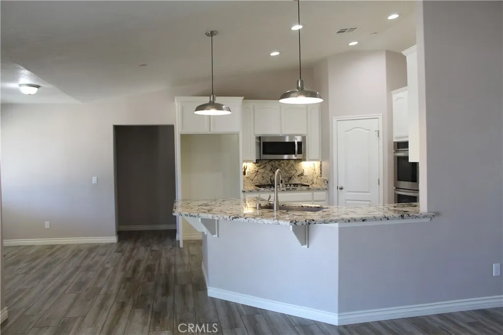 7331 I Avenue, Hesperia, California 92345 home-pic-20