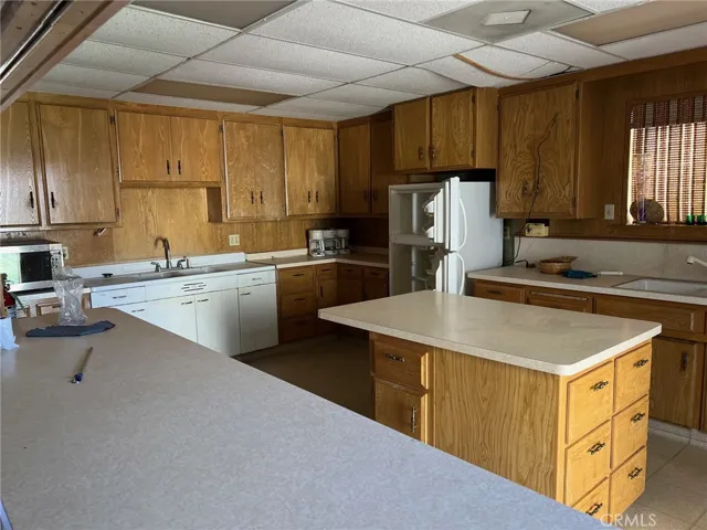 601 Trinity Avenue, Chowchilla, California 93610