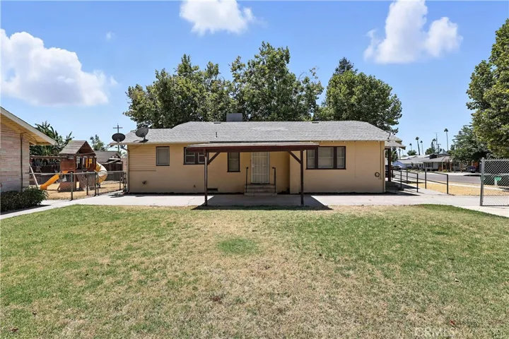 601 Trinity Avenue, Chowchilla, California 93610