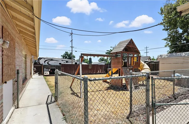 601 Trinity Avenue, Chowchilla, California 93610