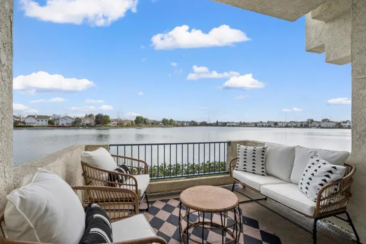 300 Baltic Circle 306, Redwood City, California 94065