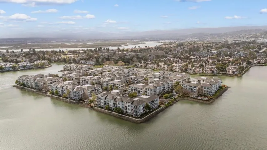 300 Baltic Circle 306, Redwood City, California 94065