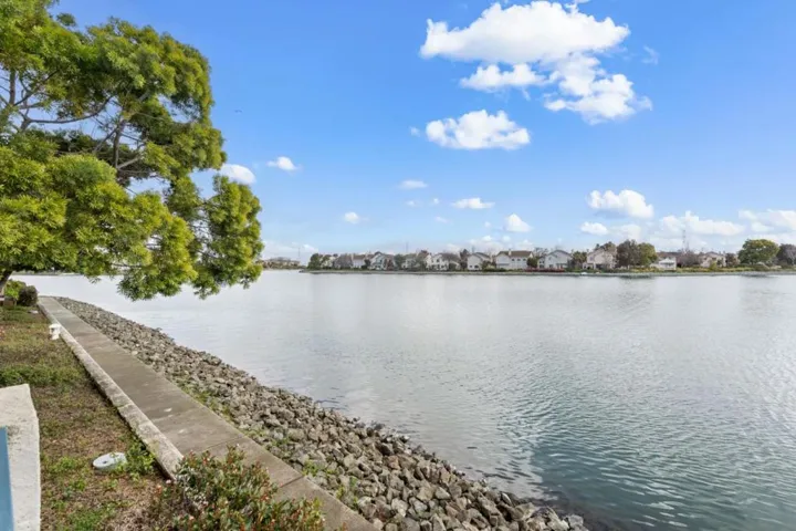 300 Baltic Circle 306, Redwood City, California 94065